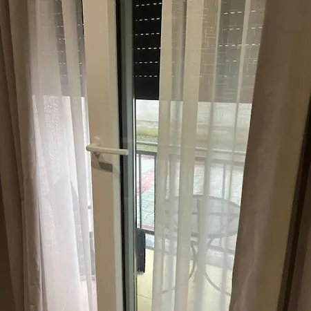 Apartment Near The Beach, Qerret